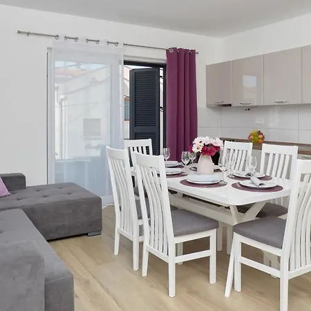 Apartments Nika Turanj Habitación foto