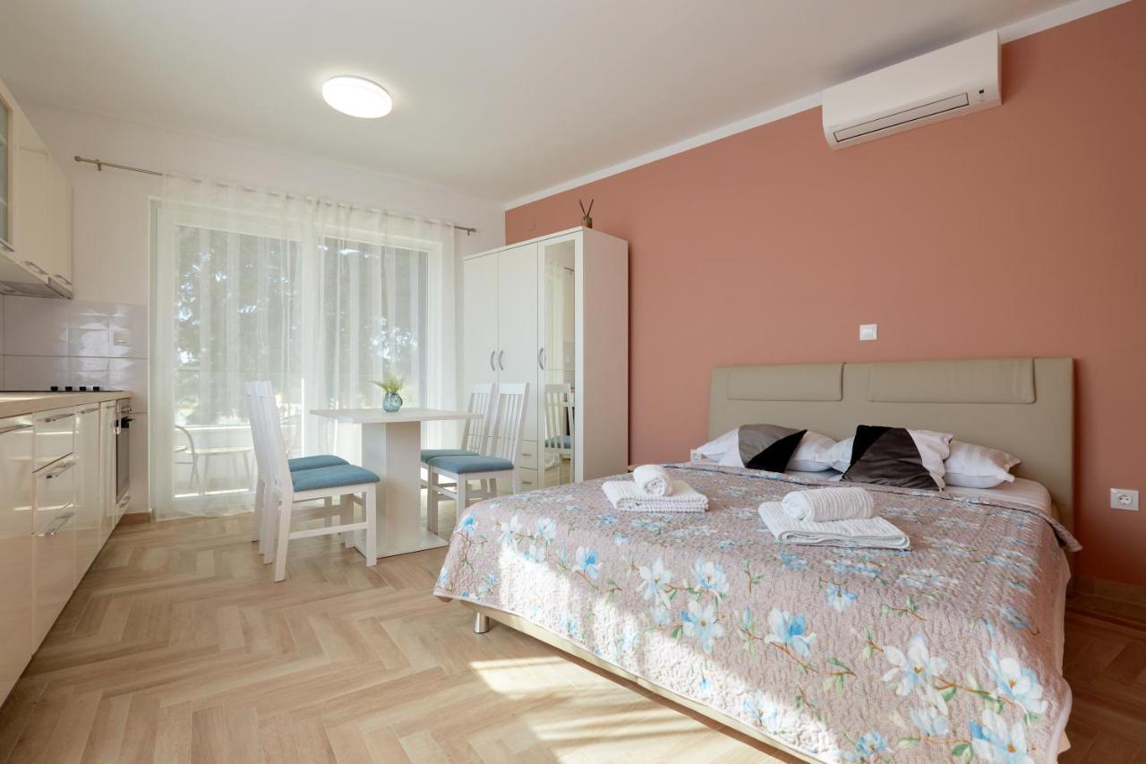 Apartment Nika Turanj