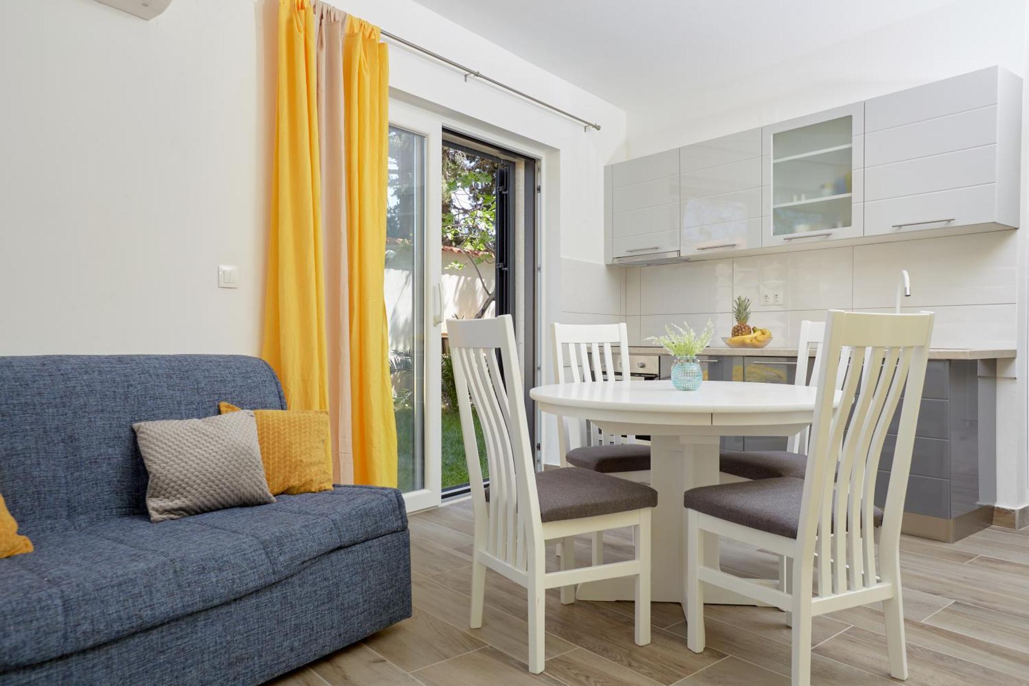 Apartment Nika Turanj